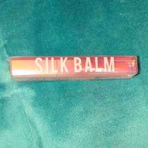 Huda Beauty Silk Balm in Blush